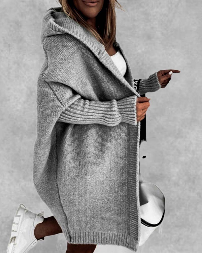 Anna | Schlichte, einfarbige Strickjacke mit Fledermaus-Kapuze